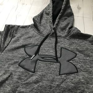 Small Under Armour Hoodie ✨